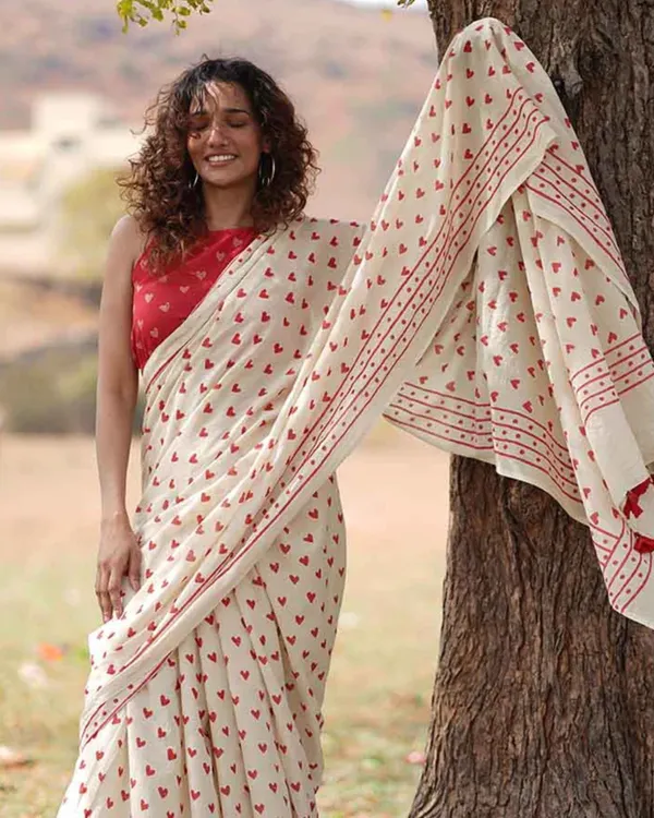 White_Color_1_-_Minute_Ready_to_Wear_Mulmul_Cotton_Saree_with_Blouse_Piece