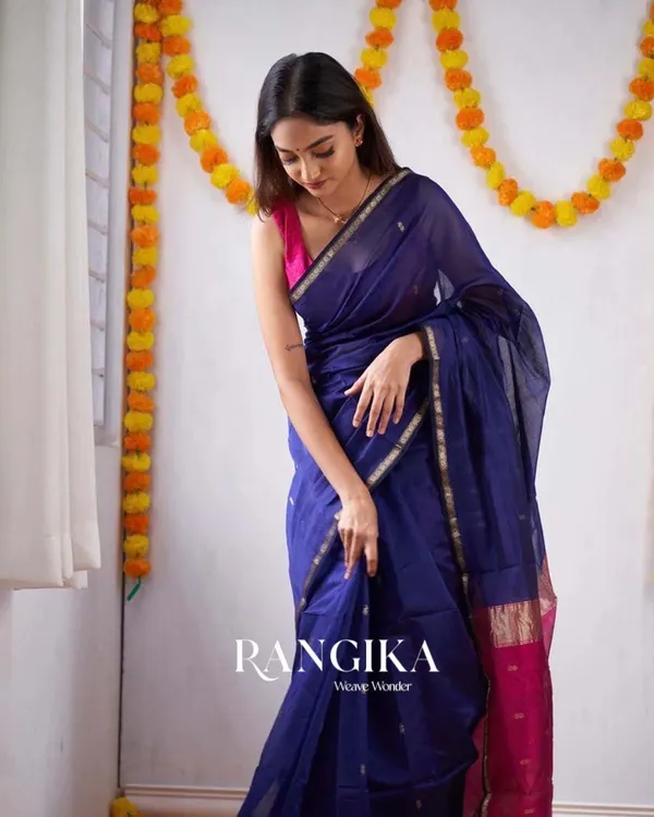 Navy_Blue_Color_Premium_Cotton_Silk_Saree_With_Classy_Blouse_and_tassels