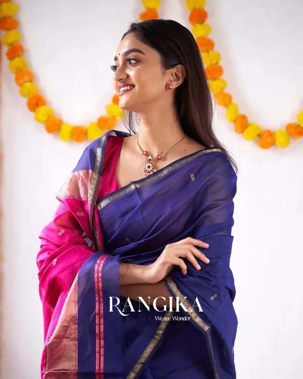 Navy_Blue_Color_Premium_Cotton_Silk_Saree_With_Classy_Blouse_and_tassels