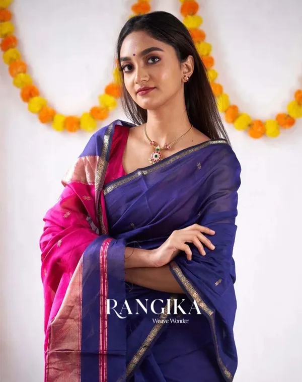 Navy_Blue_Color_Premium_Cotton_Silk_Saree_With_Classy_Blouse_and_tassels