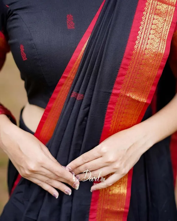 Black_And_Red_Kanchipuram_Zari_Weaving_Half_Saree_With_Blouse__Silk_Dupatta