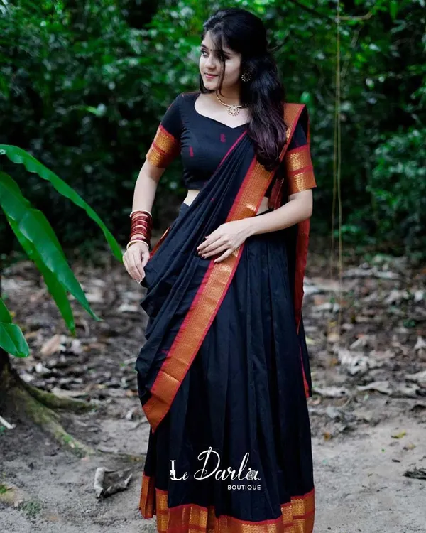 Black_And_Red_Kanchipuram_Zari_Weaving_Half_Saree_With_Blouse__Silk_Dupatta