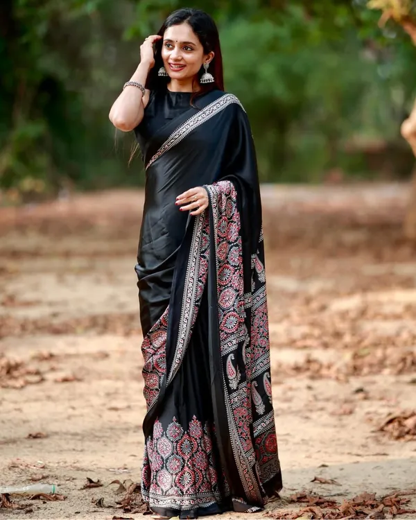 Black_Color_1_Minute_Ready_to_Wear_Digitial_Printed_Crape_Silk_Saree