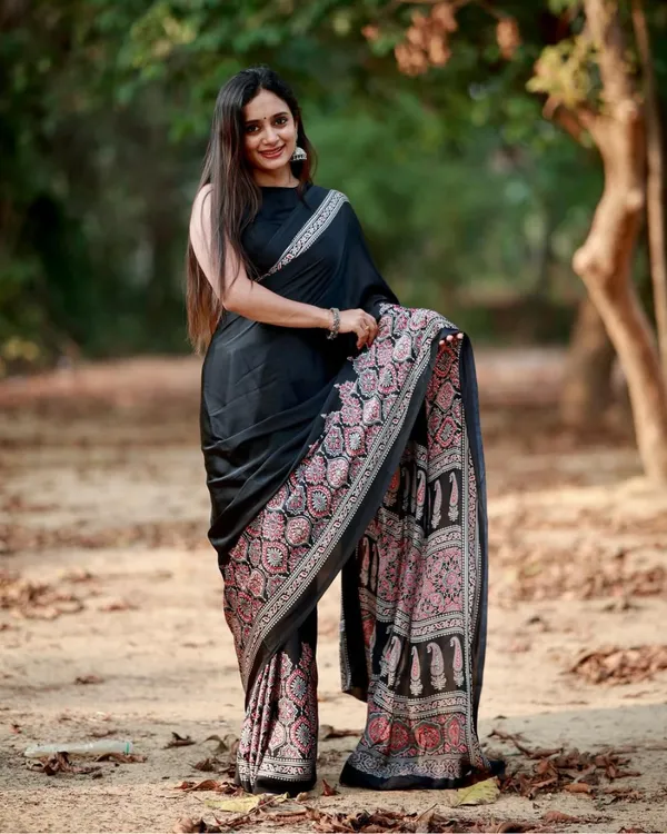 Black_Color_1_Minute_Ready_to_Wear_Digitial_Printed_Crape_Silk_Saree