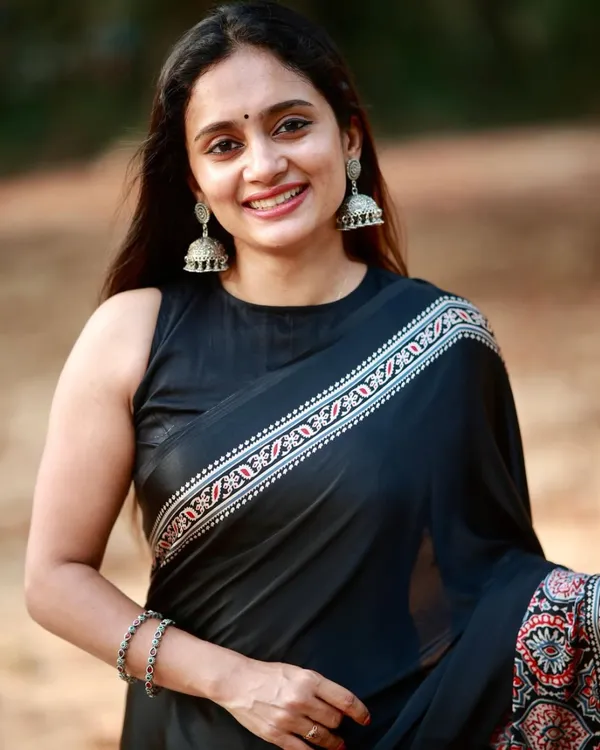 Black_Color_1_Minute_Ready_to_Wear_Digitial_Printed_Crape_Silk_Saree