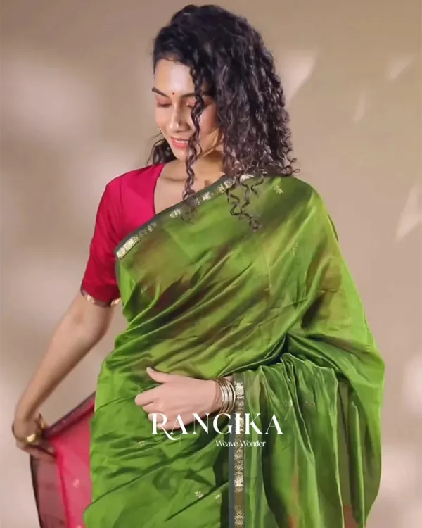 Green_And_Pink_Premium_Cotton_Silk_Saree_With_Classy_Blouse_and_tassels