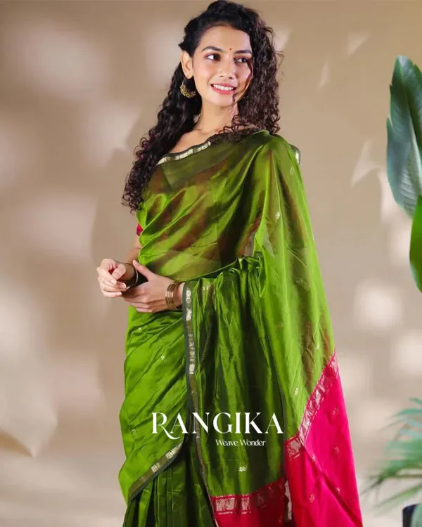 Green_And_Pink_Premium_Cotton_Silk_Saree_With_Classy_Blouse_and_tassels