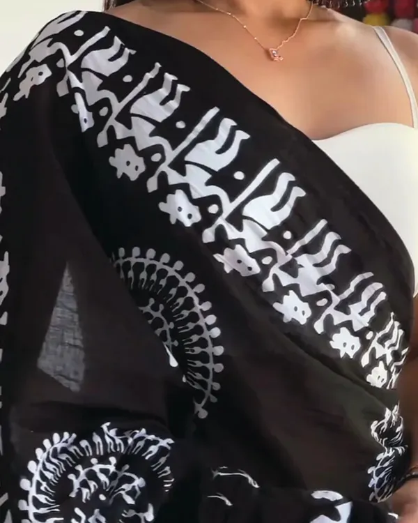 Black_Color_1_-_Minute_Ready_to_Wear_Mulmul_Cotton_Saree_with_Blouse_Piece