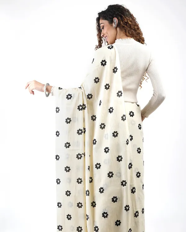 Cream_Color_1_-_Minute_Ready_to_Wear_Mulmul_Cotton_Saree_with_Blouse_Piece
