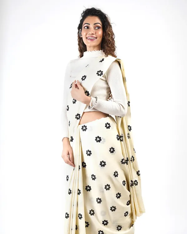 Cream_Color_1_-_Minute_Ready_to_Wear_Mulmul_Cotton_Saree_with_Blouse_Piece