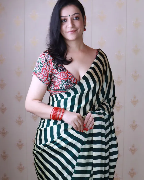 Green_Color_1_Minute_Ready_to_Wear_Digitial_Printed_Crape_Silk_Saree