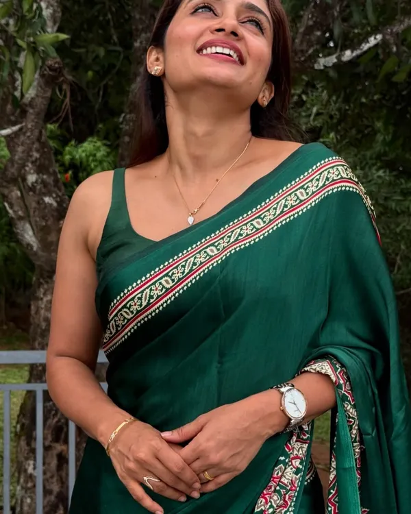Green_Color_1_Minute_Ready_to_Wear_Digitial_Printed_Crape_Silk_Saree