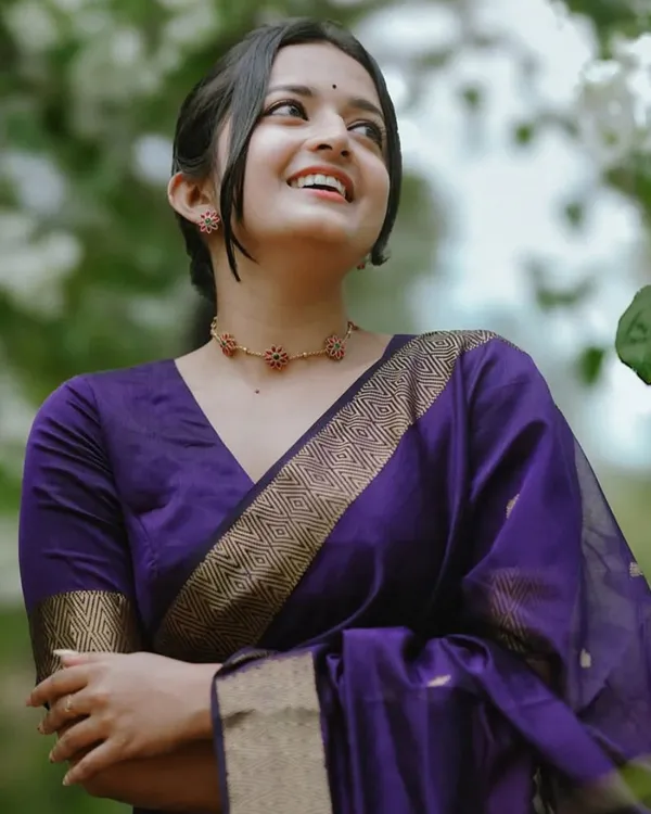 Navy_Blue_Color_Premium_Cotton_Silk_Saree_With_Classy_Blouse