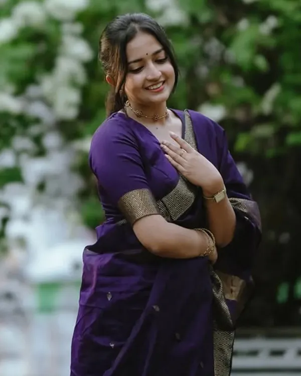 Navy_Blue_Color_Premium_Cotton_Silk_Saree_With_Classy_Blouse