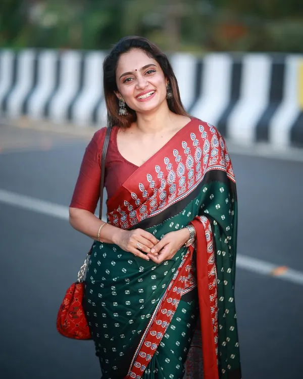 Green_And_Red_Color_1_Minute_Ready_to_Wear_Digitial_Printed_Crape_Silk_Saree