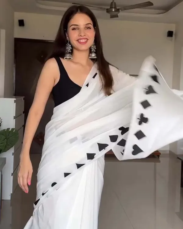 Moonlit_Edge_-_White_Color_Linen_Saree_with_Black_Color_Blouse