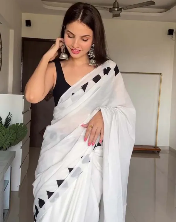 Moonlit_Edge_-_White_Color_Linen_Saree_with_Black_Color_Blouse