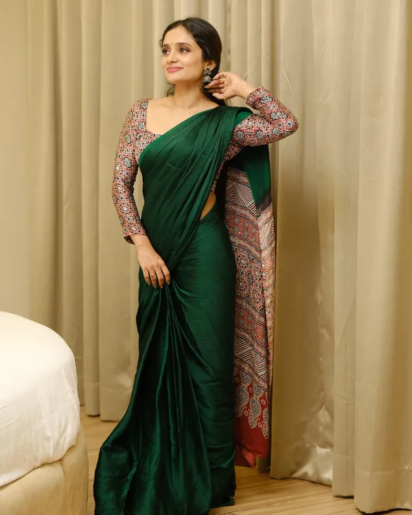 Green_Color_1_Minute_Ready_to_Wear_Digitial_Printed_Crape_Silk_Saree