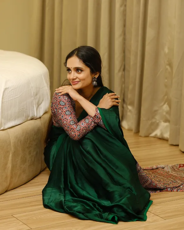 Green_Color_1_Minute_Ready_to_Wear_Digitial_Printed_Crape_Silk_Saree