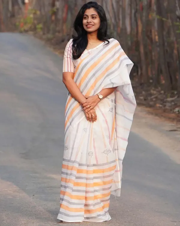 Safed_Noor_-_Classic_White_Linen_1-Minute_Ready_to_Wear_Saree_with_White_Blouse