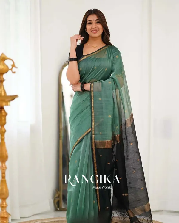 Bottle_Green_Premium_Cotton_Silk_Saree_With_Classy_Blouse_and_tassels
