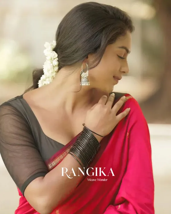 Pink_And_Black_Premium_Cotton_Silk_Saree_With_Classy_Blouse_and_tassels