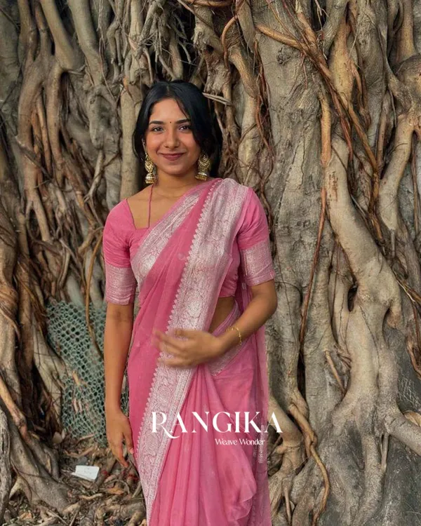 Pink_Color_Premium_Cotton_Silk_Saree_With_Classy_Blouse_and_tassels