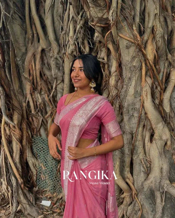 Pink_Color_Premium_Cotton_Silk_Saree_With_Classy_Blouse_and_tassels