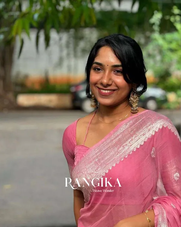 Pink_Color_Premium_Cotton_Silk_Saree_With_Classy_Blouse_and_tassels