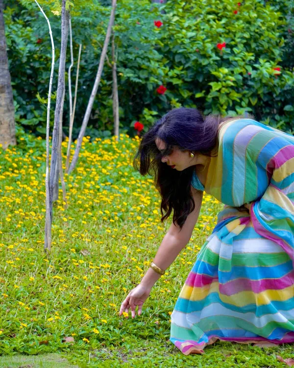 Swarna_Rekha_-_Sunshine_Stripes_Yellow-Blue-Green-White_Linen_Saree_with_Blouse_Piece