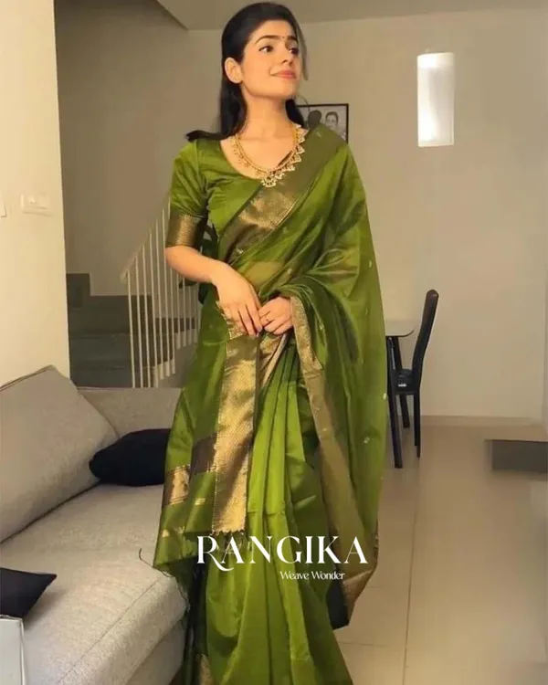 Parrot_Green_Color_Premium_Cotton_Silk_Saree_With_Classy_Blouse_and_tassels