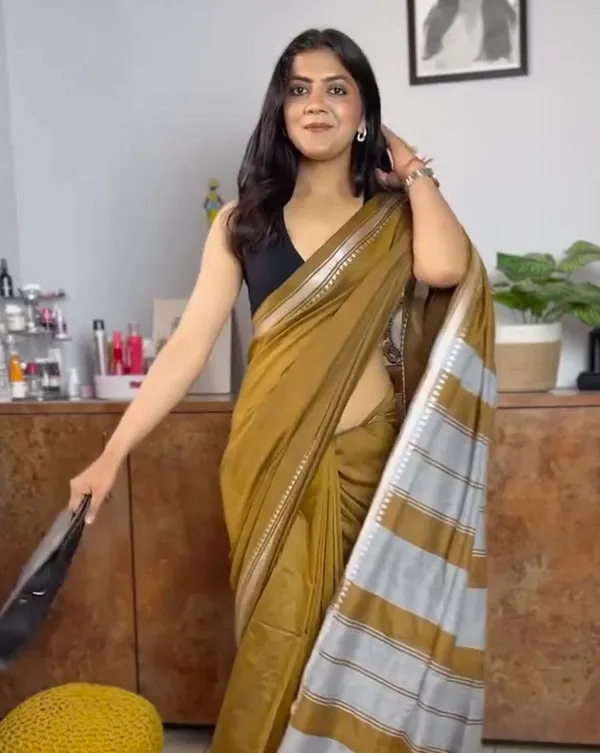 Ruhani_Rust_-_Earthy_Rust_Color_Saree_with_Black_Contrast_Blouse