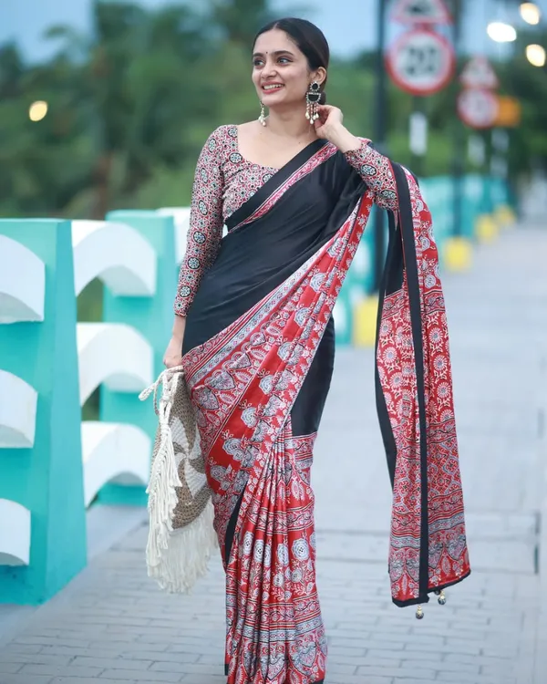 Black_And_Red_Color_1_Minute_Ready_to_Wear_Digitial_Printed_Crape_Silk_Saree
