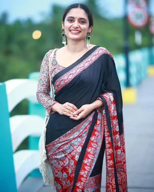 Black_And_Red_Color_1_Minute_Ready_to_Wear_Digitial_Printed_Crape_Silk_Saree