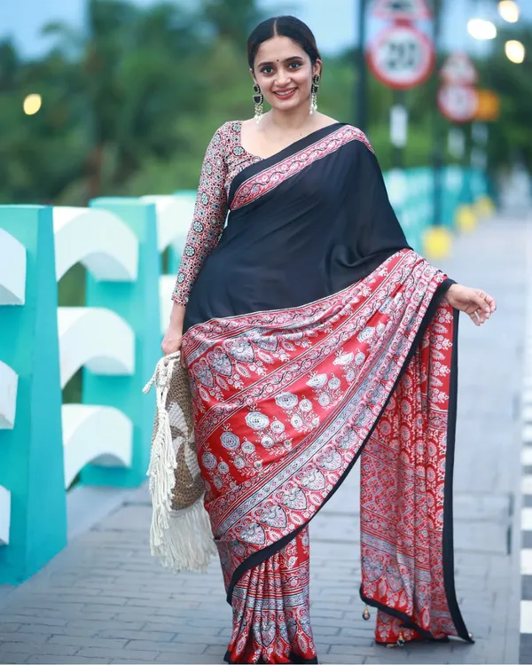 Black_And_Red_Color_1_Minute_Ready_to_Wear_Digitial_Printed_Crape_Silk_Saree