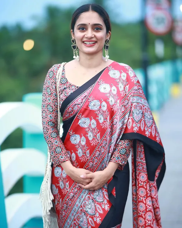 Black_And_Red_Color_1_Minute_Ready_to_Wear_Digitial_Printed_Crape_Silk_Saree