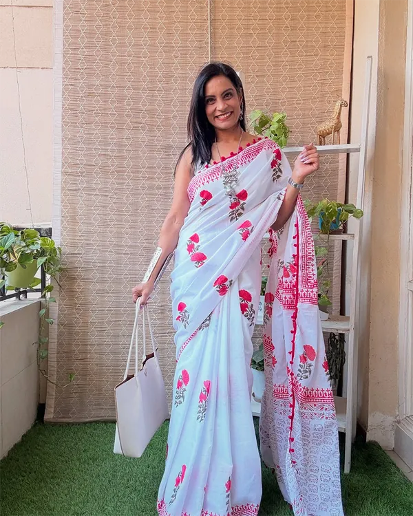 Laal_Phool_-_White_Linen_Saree_with_Red_Flower_Prints_and_White_Blouse
