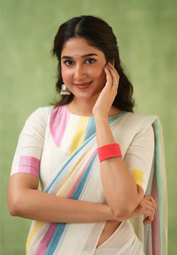 White_Mulmul_Cotton_Saree_with_Multicolor_Pastel_Striped_Pallu_&_Matching_White_Blouse_Piece