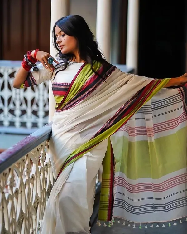 White_Mulmul_Cotton_Saree_with_Multicolor_Woven_Striped_Pallu_&_Matching_White_Blouse_Piece