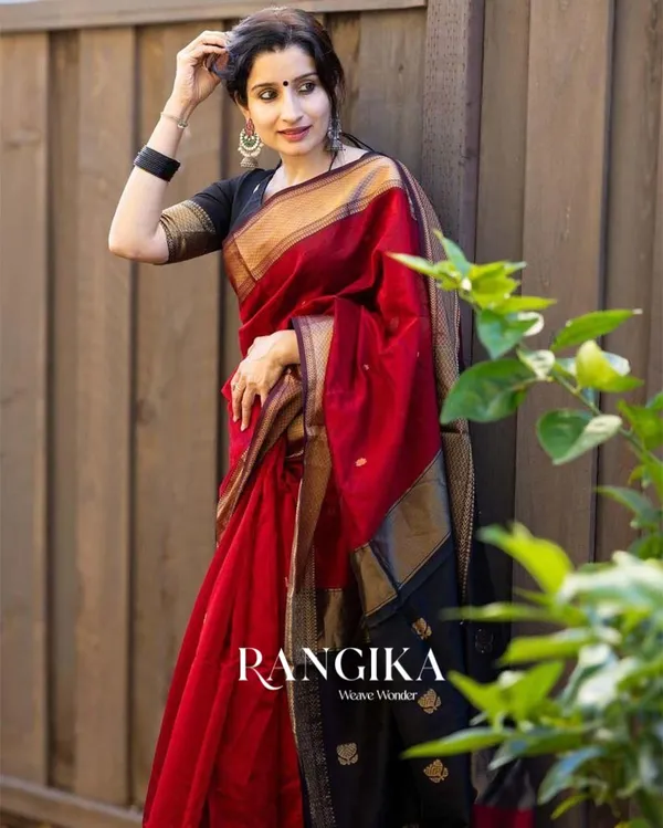 Red_Color_Premium_Cotton_Silk_Saree_With_Classy_Blouse_and_tassels