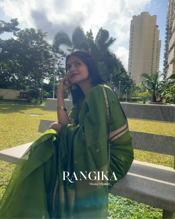 Green_Premium_Cotton_Silk_Saree_With_Classy_Blouse_and_tassels