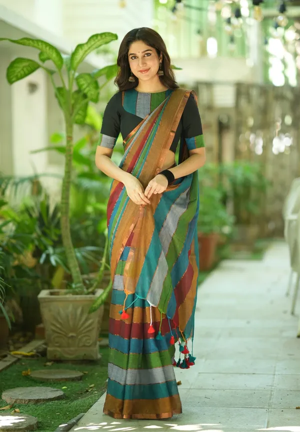 Multicolor_Striped_Mulmul_Cotton_Saree_Saree_with_Matching_Blouse_Piece