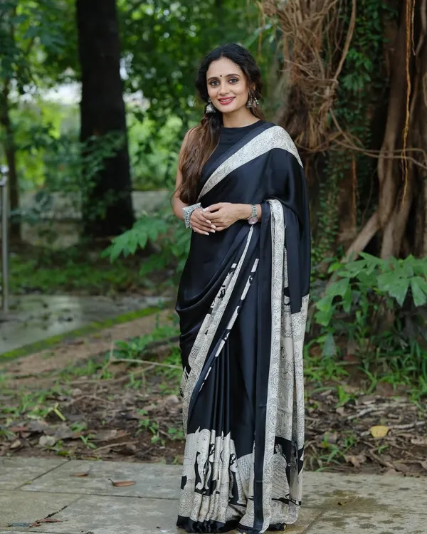 Black_Color_1_Minute_Ready_to_Wear_Digitial_Printed_Crape_Silk_Saree