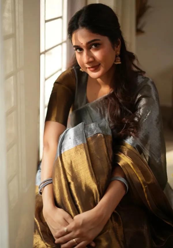 Silver_&_Mustard_Tissue_Cotton_Saree_with_Blouse_Piece