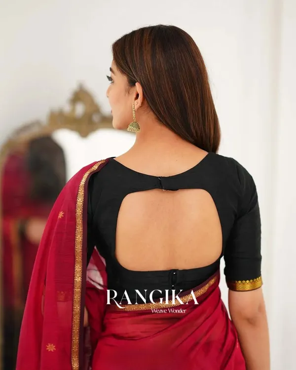 Red_Color_Premium_Cotton_Silk_Saree_With_Classy_Blouse_and_tassels