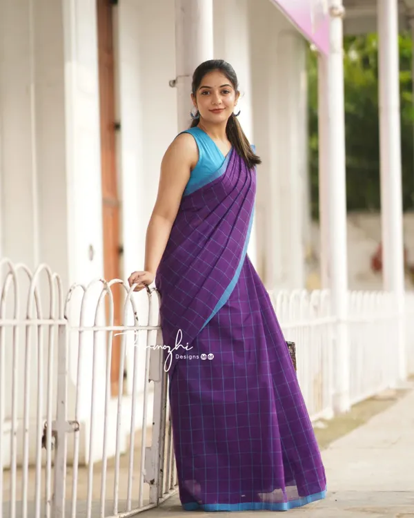 Jamuni_Kanth_-_Elegant_Purple_Linen_Saree_with_Square_Motifs_&_Red_Broad_Border_with_Blouse_Piece