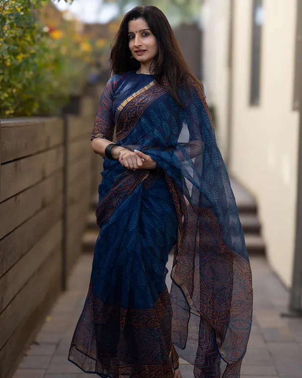 Neel_Pushp_-_Floral_Navy_Linen_Saree_with_Same-Tone_Blouse_Piece