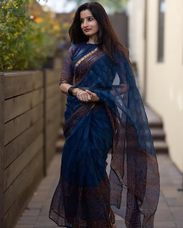 Neel_Pushp_-_Floral_Navy_Linen_Saree_with_Same-Tone_Blouse_Piece