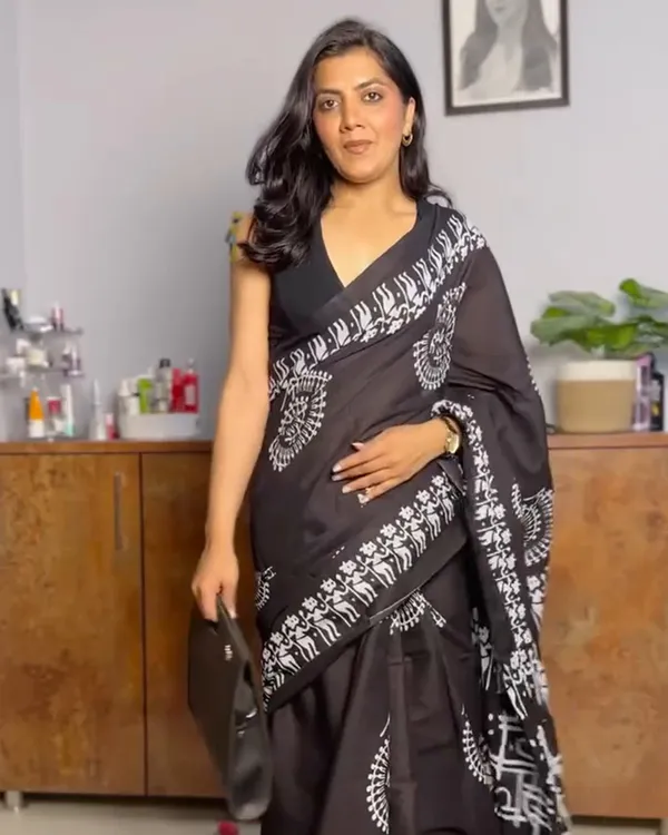 Kaala_Nritya_-_Black_Linen_Saree_with_Bold_Human_Figure_Pattern_&_Blouse