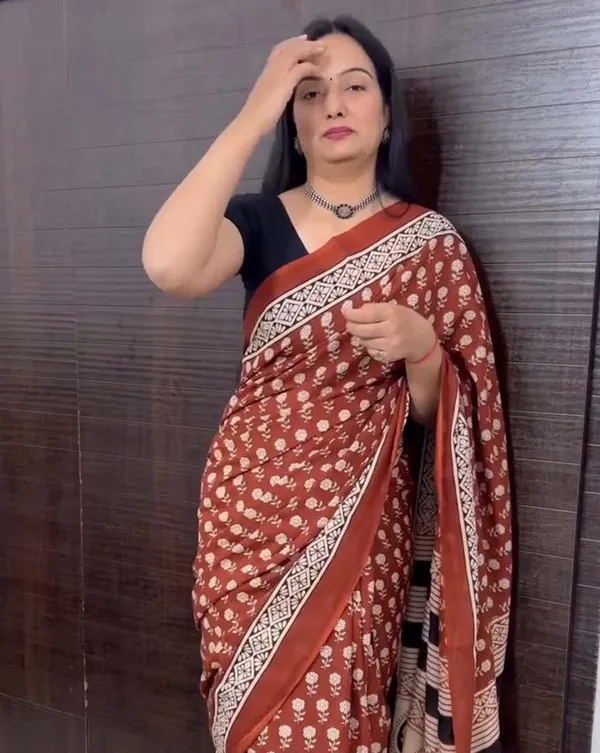 Dusky_Flame_-_Dark_Saffron_Saree_with_Black_Contrast_Blouse